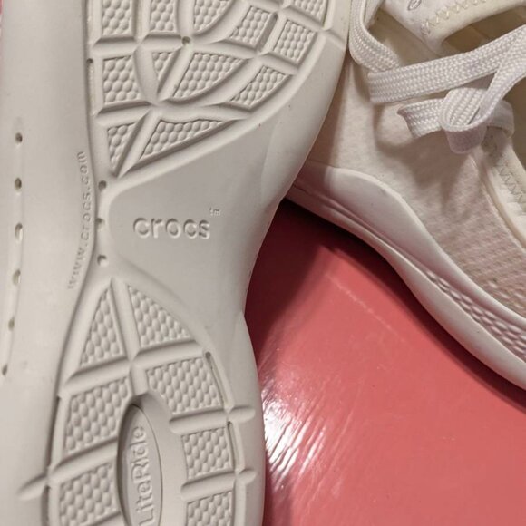 Crocs white waterproof sneaker size 9 - Picture 6 of 8